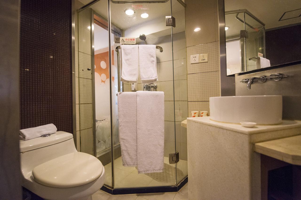Motel Shenzhen Longgang Longcheng Square Metro Station Экстерьер фото