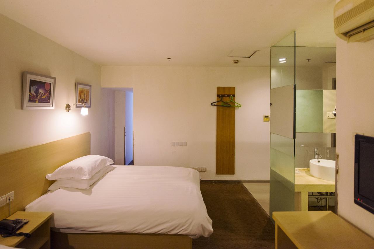 Motel Shenzhen Longgang Longcheng Square Metro Station Экстерьер фото